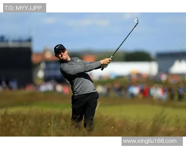 足球明星挥杆技巧解析助你提升球场表现与挥杆风格